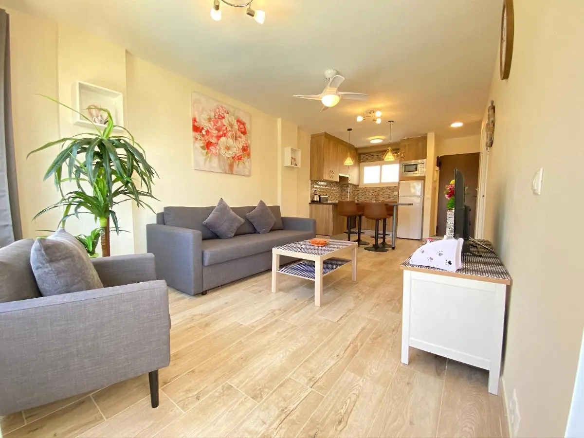 Modern 1 Bedroom Seaside Apartment With Pool Fuengirola Španělsko