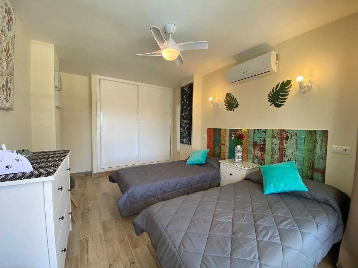 Modern 1 Bedroom Seaside Apartment With Pool Fuengirola Spain