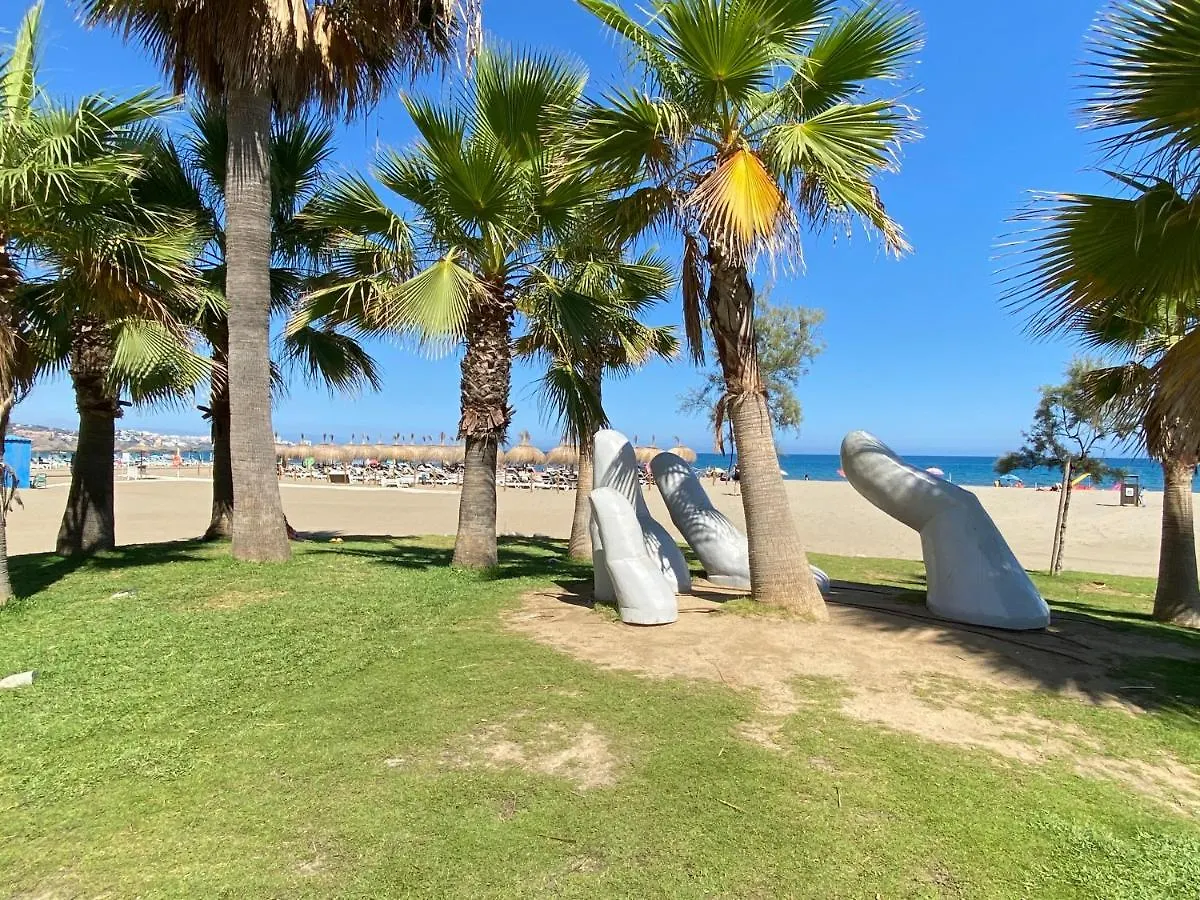 Modern 1 Bedroom Seaside Apartment With Pool Fuengirola